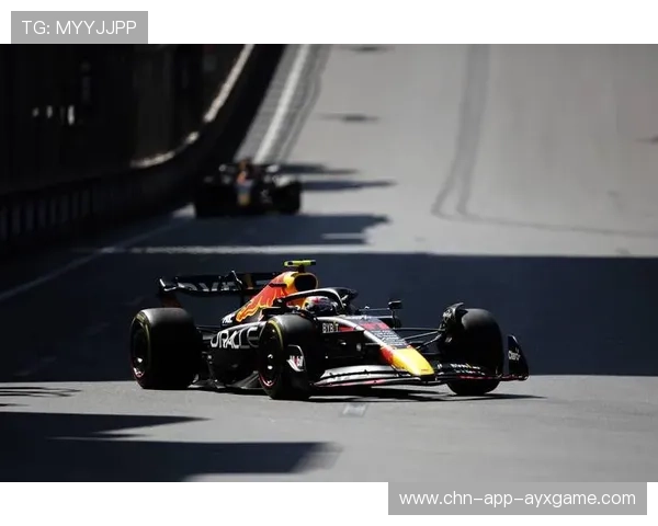 拉塞尔强攻高速弯道,硬刚维斯塔潘 拉塞尔强攻高速弯道,硬刚维斯塔潘